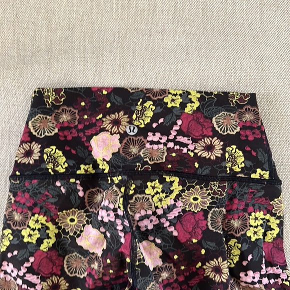 LULULEMON WUNDER UNDER CROP FLORAL PRINT LEGGING - Picture 5 of 5